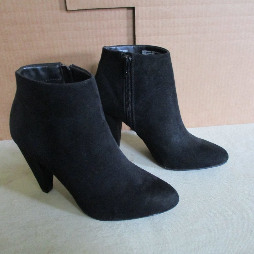 APT 9 Zippered Black Suede 3 1/2" Heel Size 6 Med.